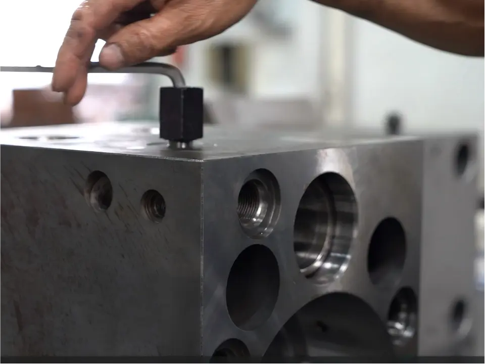 Assembly of hydraulic cylinder and breaker components at ORISE MACHINERY