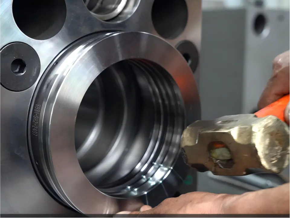 Assembly of hydraulic cylinder components at ORISE MACHINERY