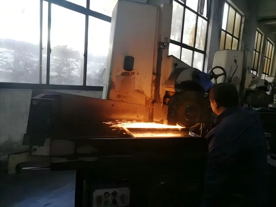 CNC grinding of hydraulic cylinder rod and pin surfaces at ORISE MACHINERY
