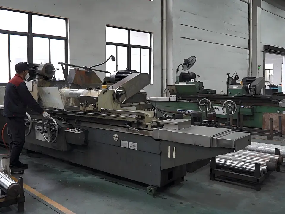 Precision grinding of hydraulic cylinder components at ORISE MACHINERY